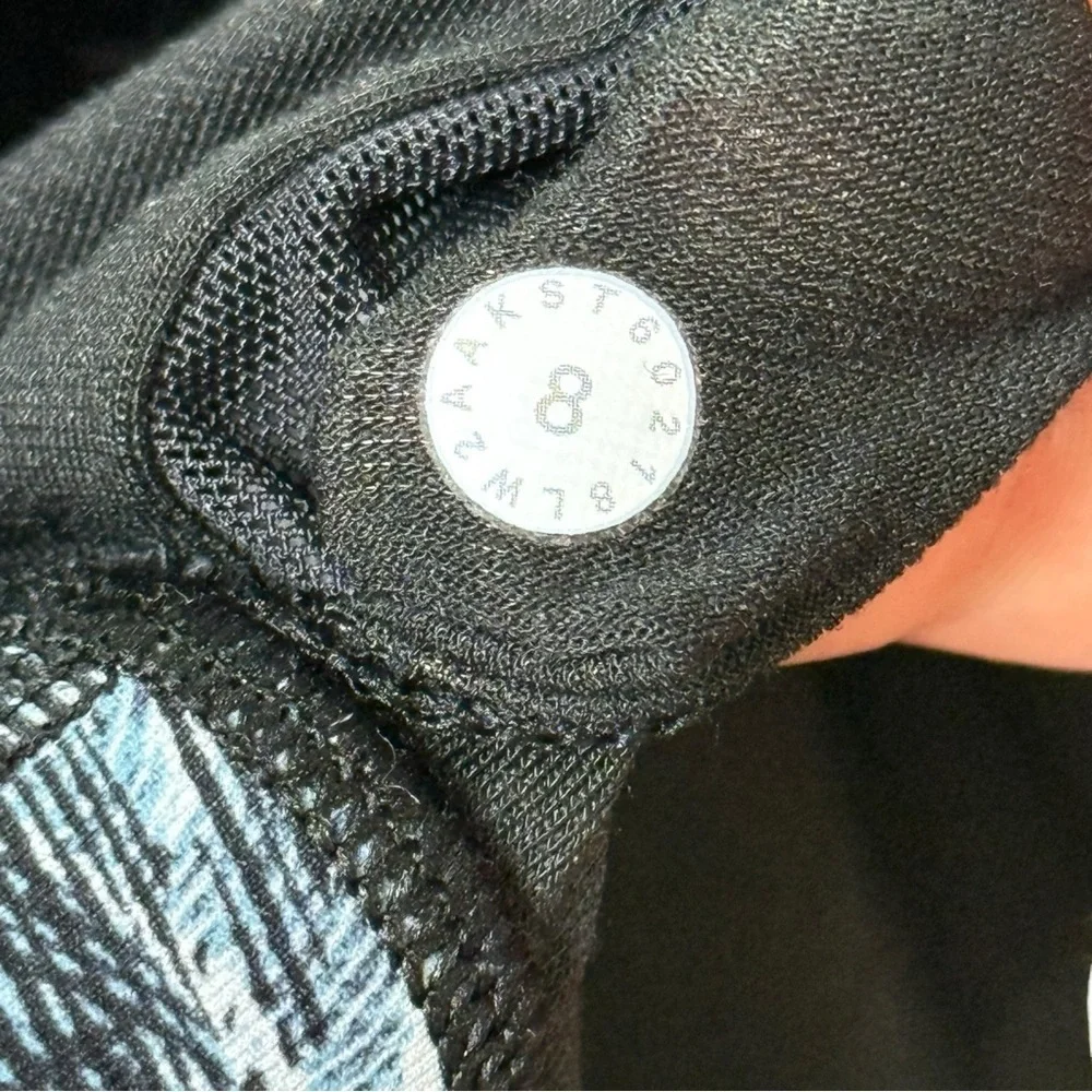 Lululemon Energy Sports Bra Size 8 Eternal Wave Starlight Black - Picture 6 of 8